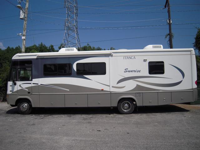 Used 2005 Itasca Sunrise 34 Class A - Gas For Sale